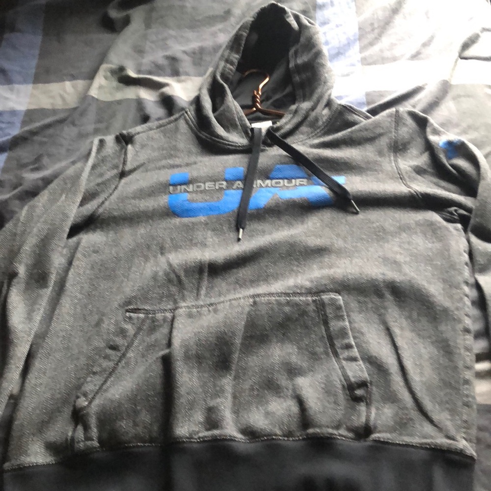 Large grey Under Armour pullover hoodie